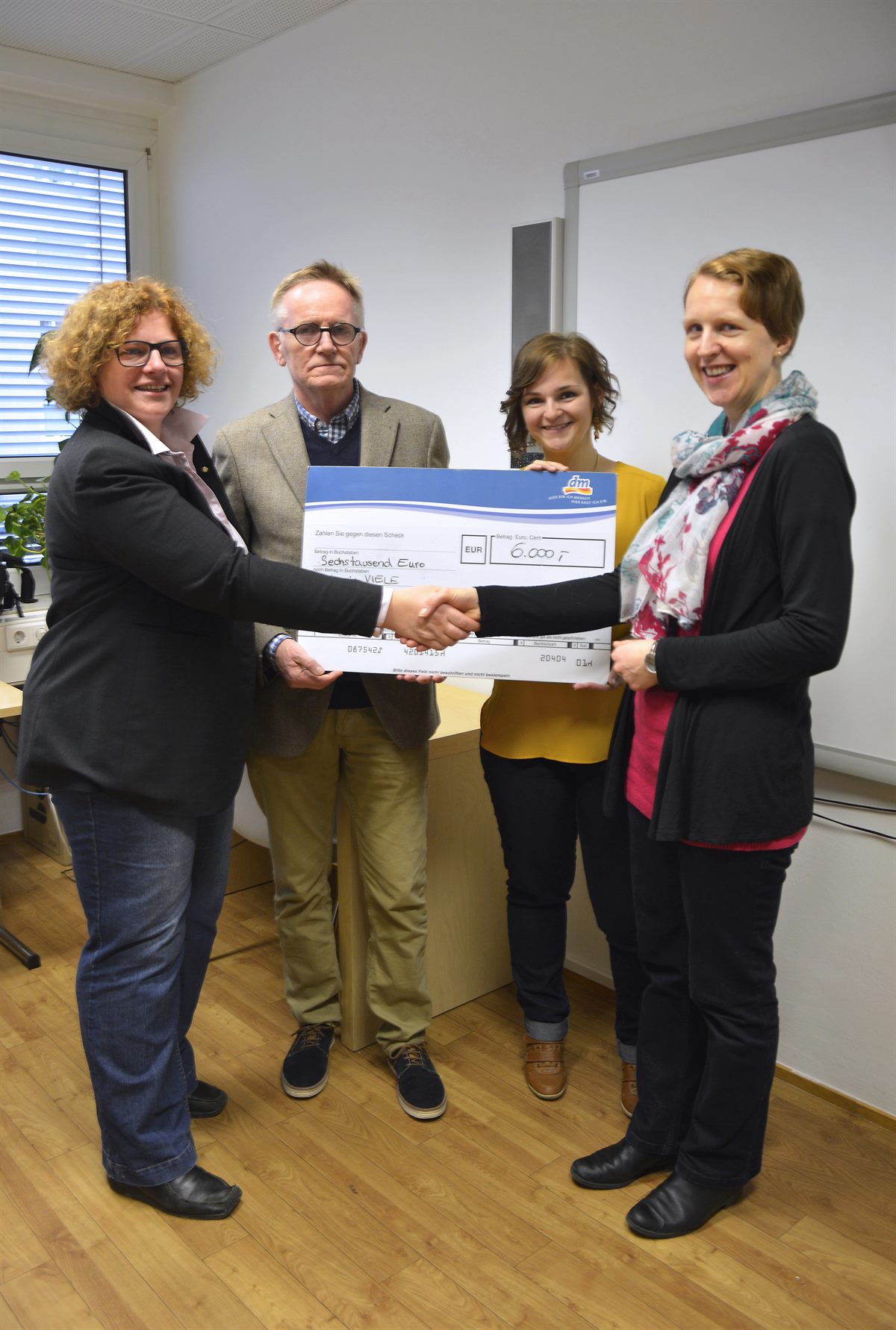 Spendenübergabe an den Verein VIELE