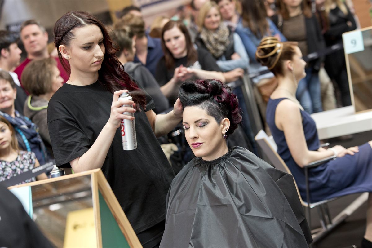 Letzter Feinschliff am Model 