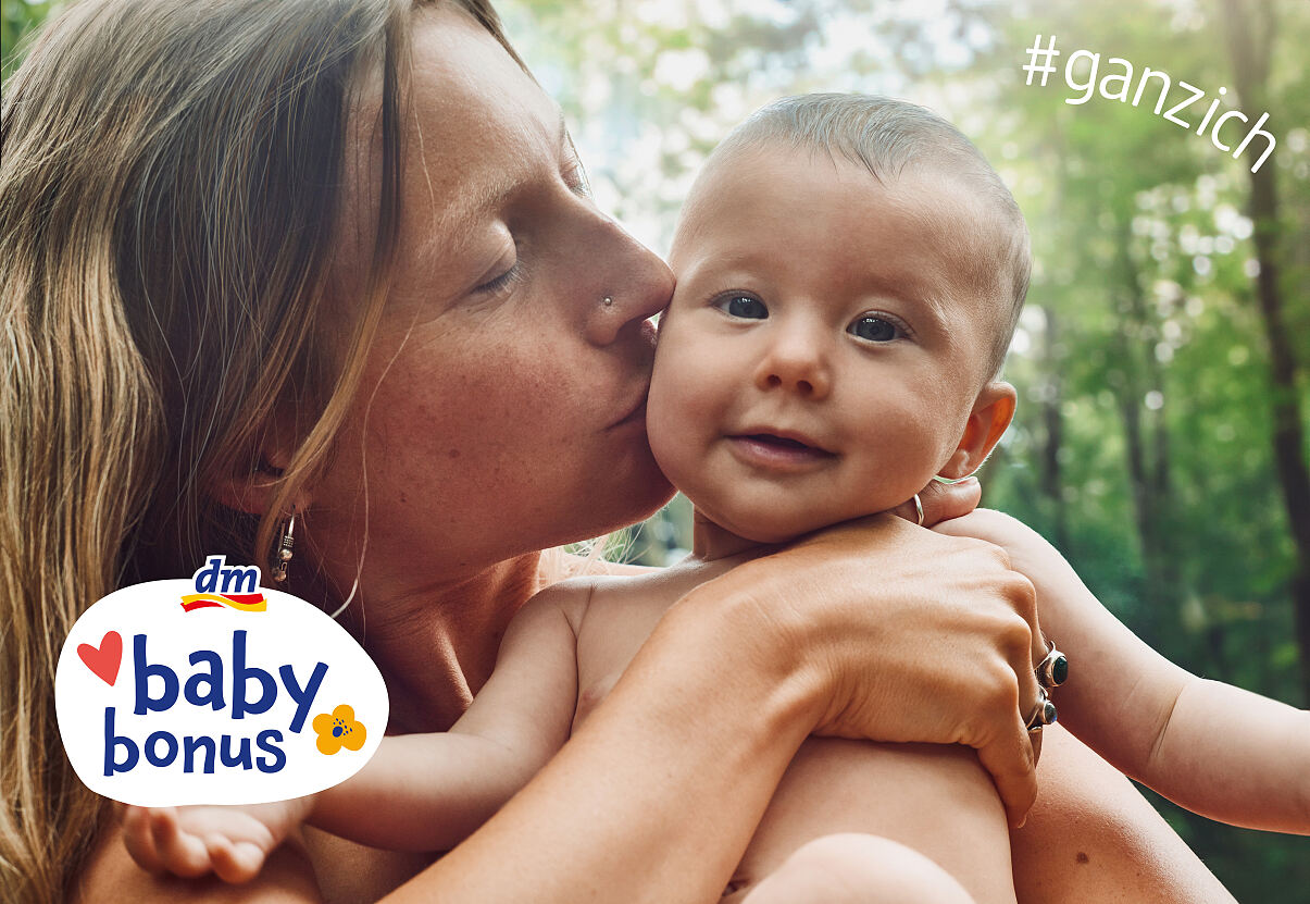 Pressebild dm babybonus 4 mit Logo
