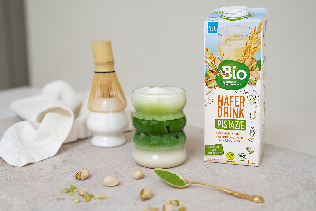 Pressebild dmBio Haferdrink Pistazie 1