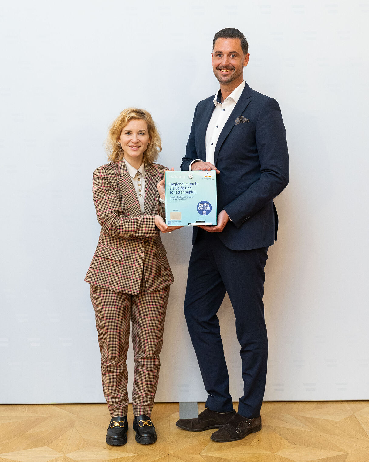 Pressebild dm Periodenproduktspende 3