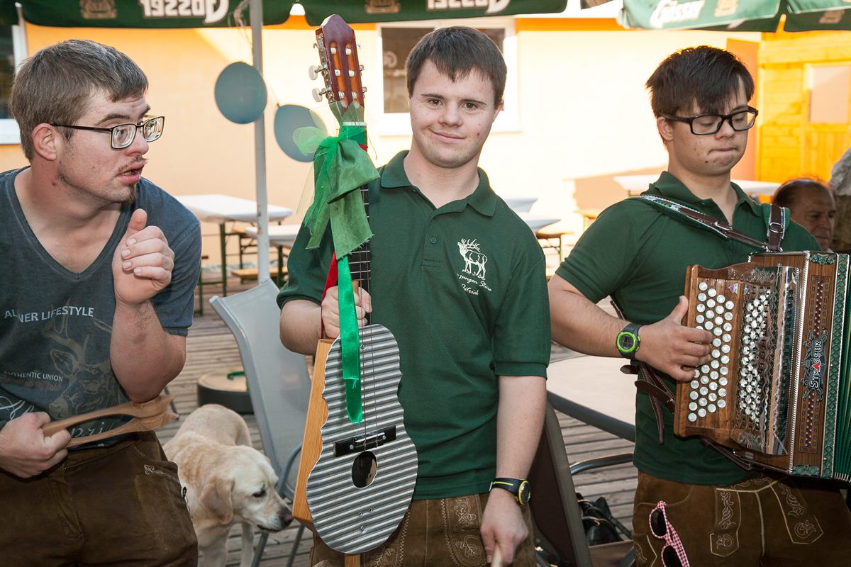 Christoph Puder, Patrick Krinner und Valentin Höber begleiteten das Fest musikalisch.